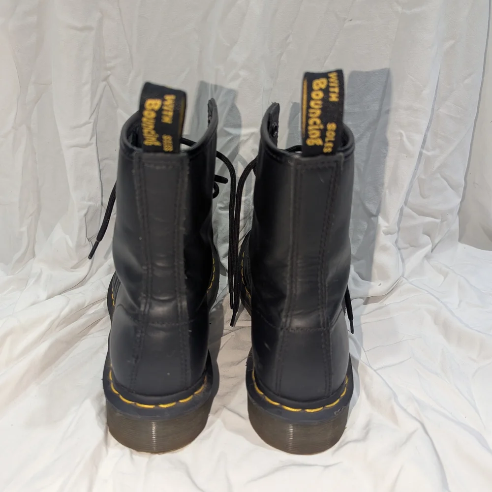 Dr. Martens 11821 Black Leather Lace-Up Boots - Picture 2 of 6